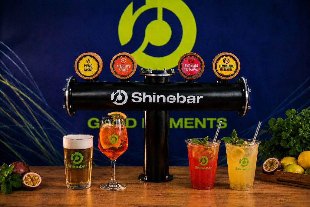 Nalewak Shinebar z czterema kranami: piwo jasne, Aperitivo Spritz oraz lemoniady truskawkowa i marakuja